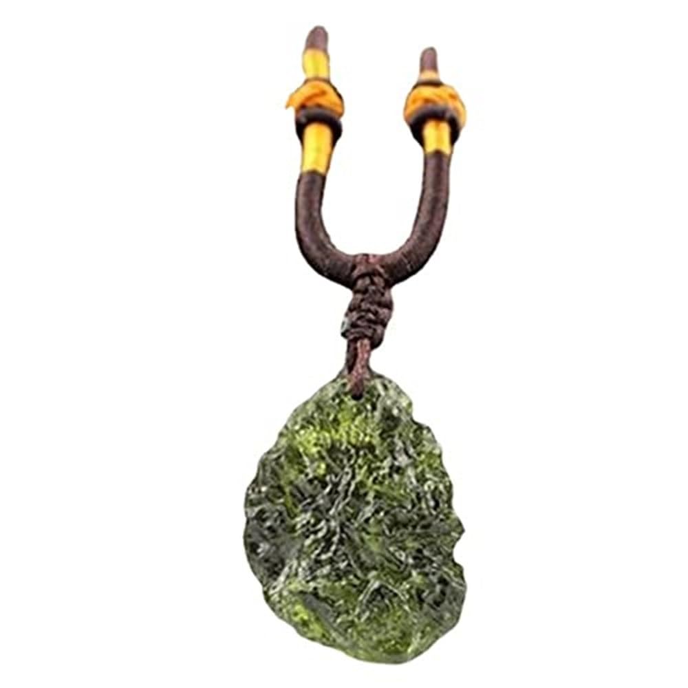 Pierre brute de météorite tchèque verte en collier de moldavite à offrir
