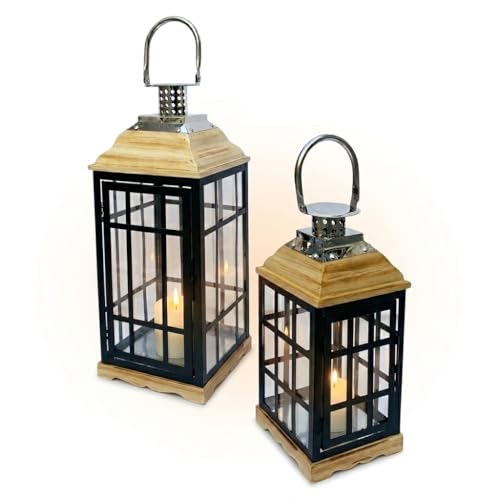 Sia posizionate insieme per un effetto scenografico a livelli, sia separate per illuminare angoli diversi della casa, queste lanterne rappresentano la sintesi perfetta tra protezione della fiamma e design d'autore.