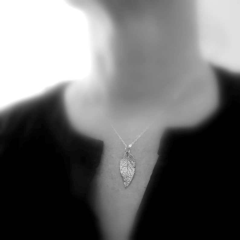 Collar de hoja de heliotropo tallado en plata de ley 925 con colgante realista 3