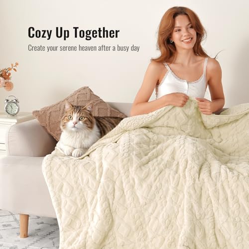 Image of Uttermara Weighted Blanket for Adults Twin Size 15lbs 48x72 inches, Dual Sided Soft Jacquard Sherpa Weighted Blankets, Thick Heavy Blanket for Sleeping and Calming, Beige