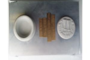 Confetti Box Oval "Happy New Year"