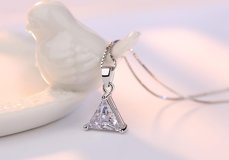 Collier triangle FLXHHX : le bijou en zircone AAA qui ne ternit pas - 4