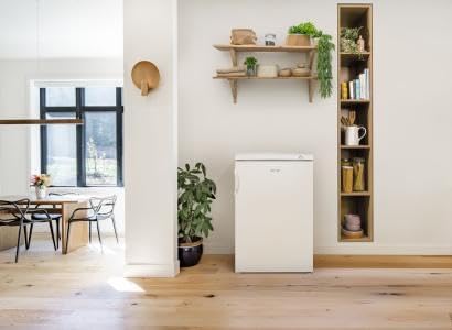 Gorenje F49DPW - Congelatore da tavolo, autoportante, classe di efficienza energetica D, 85 litri, volume totale/fermata della porta sostituibile, 40 dB(C), livello di rumorosità/altezza x larghezza x