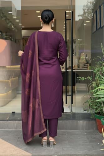 Image of LookMark Women's Silk Blend Kurta Set with Dupatta, Traditional Ethnic Wear