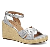 Dessus en daim, doublure en cuir.