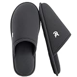 Materiali pregiati: Realizzate in tessuto a maglia di mais, queste pantofole sono morbide come la pancia di un gattino e resistenti. Foderate in pile corallo, avvolgono i piedi in un abbraccio morbido, allontanano l'umidità e permettono alla pelle di respirare, garantendo comfort e durata nel tempo