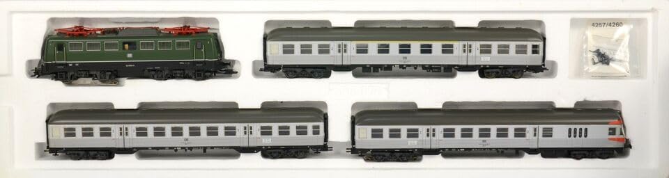 MARKLIN HO Digital Express SILBERLING Passengers Train Set 26511 with Electric 4/4 Locomotive and Deluxe Long Express (3) Coachs with END-Cabin Lighted Control CAR.