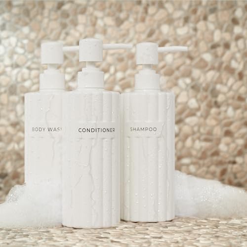 Stilvoller Shampoo- und Spülungsspender-Set mit 3 Stück – Moderne Duschseifenflaschen mit Pumpe und Etiketten – einfach zu befüllender Duschwaschspender für EIN sofortiges Badezimmer-Dekor-Upgrade