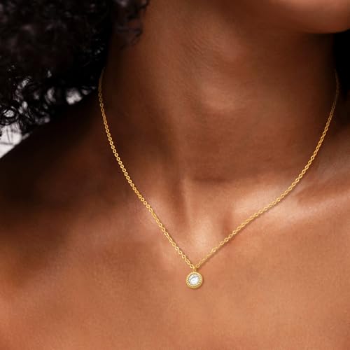 CHESKY Diamond Pendant Necklace for Women,Dainty Gold Necklace 14k Gold Plated Figaro Chain Choker Necklaces Cute Simple Cubic Zirconia Trendy Necklace Jewelry Gifts for Women