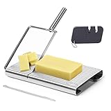 🥧【Mehrzweckkäse Schneidebrett】Eine Guillotine-Art Käseschneidemaschine mit Schneidebrett, die tatsächliche Klinge macht es möglich, weichen bis halbharten Käse, Butter, Spam, Wurzelgemüse wie Gurken, Zwiebeln und Radieschen zu schneiden oder Feinkostfleisch und Sommerwürste (nur nachdem das Gehäuse entfernt wurde). Erstellen Sie eine einzigartige Wurstwarenbrett mit verschiedenen Käse, Fleisch und Gemüse zur gleichen Zeit, sparen Sie Ihre Zeit und mit weniger Chaos.