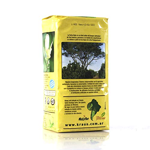 Detaillierte Nahaufnahme der grünlichen Yerba Mate Blätter des Kraus Organica 500g