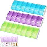 【Contenu du Colis】Vous recevrez trois pilluliers 7 jours de couleurs différentes (violet, vert et bleu). Chaque semainier médicament dispose de 7 compartiments individuels étiquetés du lundi au dimanche, offrant une grande capacité pour votre organisation hebdomadaire.