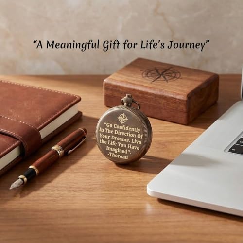 Brújula de Bolsillo Vintage Grabada con Texto Inspiracional, Latón y Estuche de Madera miniatura 2