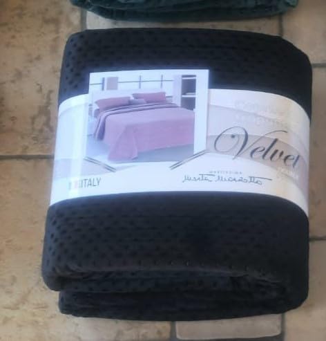 Lusso e eleganza: Il Trapuntino Velvet “Originale” in velluto Marta Marzotto rappresenta il massimo del lusso per la tua camera da letto.
