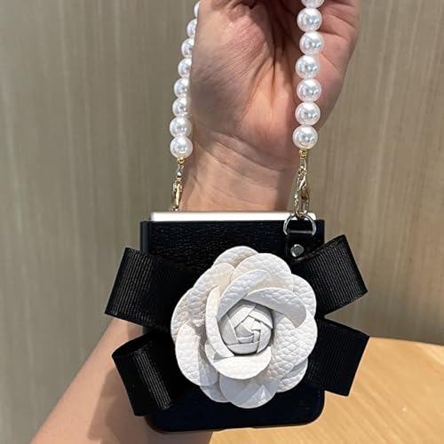 Coque Samsung Z Flip 4 fleur 3D et dragonne perle pour vos soirées chic