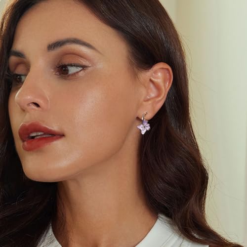 Boucles d'oreilles à fleurs légères pour sublimer un mariage ou une soirée