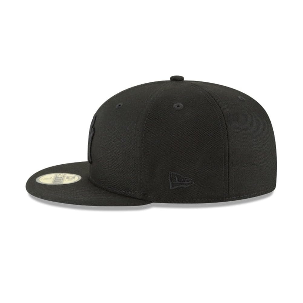 New Era MLB 59FIFTY New York Yankees Baseballkappe, Schwarz auf Schwarz, authentische Kollektion, angepasste Baseballkappe