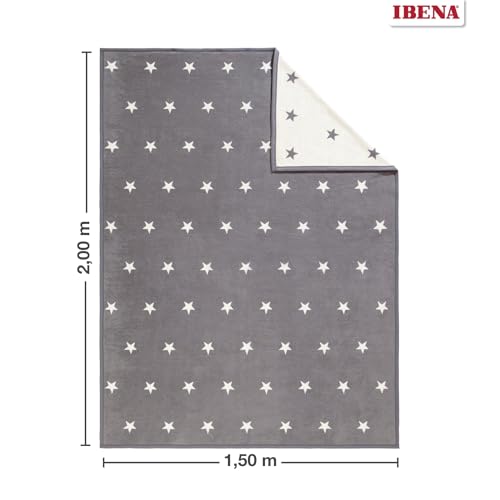 Ibena Atlanta Kuscheldecke 150x200 cm – Decke mit Sternenmuster, fröhliche Wohndecke aus hochwertiger Baumwollmischung, kuschelweich und angenehm warm