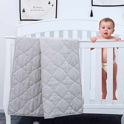 SunStyle Home Ultra Soft Toddler Quilt Kids Lightweight Baby Blanket Grey Multi-Use Microfiber Cozy Crib Comforter Breathable Nursing Blanket for Boy and Girls (Light Grey, 36