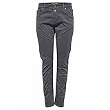 Diese Hose ist der Innenbegriff von moderner Lässigkeit. Die Hose von ONLY im Boyfriend-Look wird mit einem Knopfverschluss geschlossen. Kombiniere die Hose mit hohen Schuhen für ein wahres Kontrastprogramm.