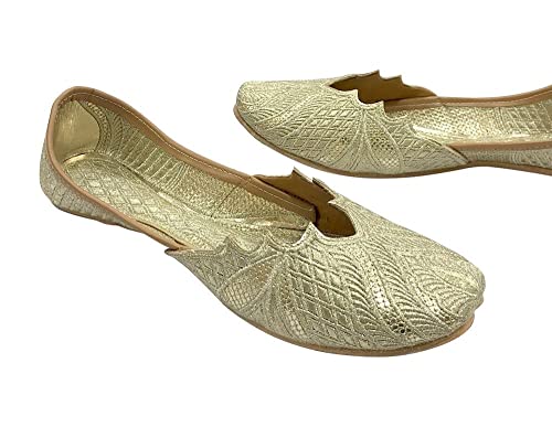 Gold Jutti for Women's Wedding Juttis Handmade Ethnic Traditional Mojaris Punjabi Juti3