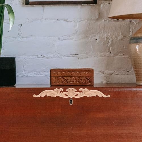 Apliques de madera tallada para transformar armarios viejos en proyectos DIY 7