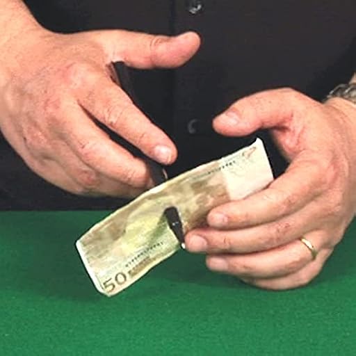 Billete atravesado con vídeo explicativo para su fácil comprensión Trucos de Magia coleccionables | Ya disponible en tu tienda friki favorita! En mundofriki.es! Billete atravesado con vídeo explicativo para su fácil comprensión Trucos de Magia coleccionables | Ya disponible en tu tienda friki favorita! En mundofriki.es!