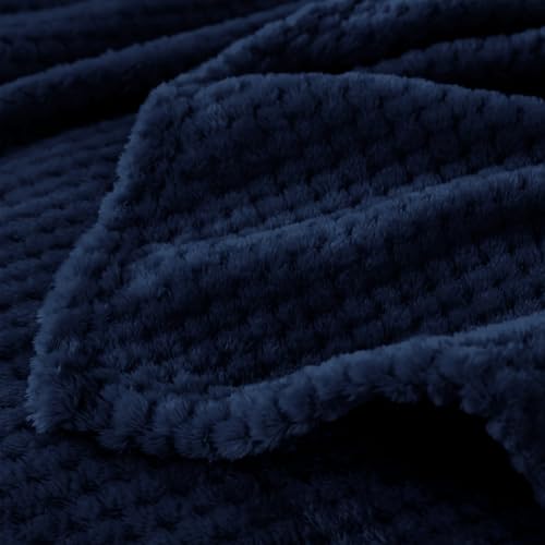 Yebeda Kuscheldecke Superweiche und Warme Fleecedecke für Sofa, Couch und Bett mit Waffel Muster, Kuschelige Angenehme Decke Wohndecke Sofadecke, 150x200 cm, Marineblau