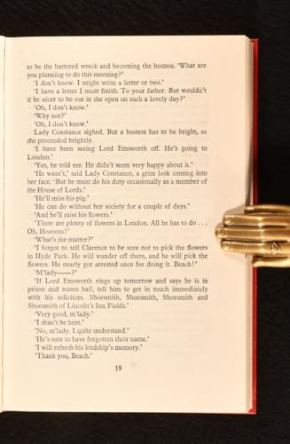 Service With a Smile 9997520629 Book Cover