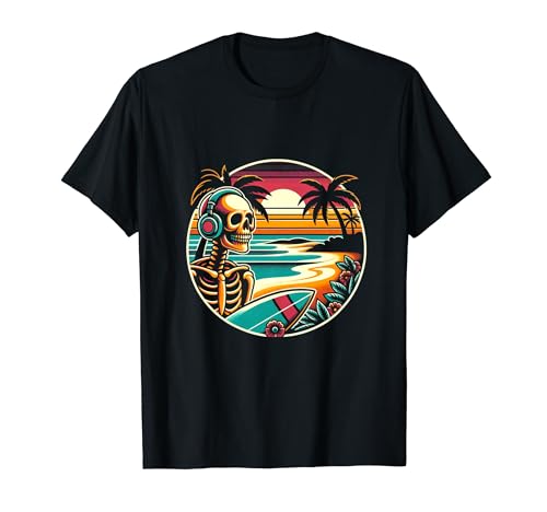 Retro Skeleton Surfer surfeando en la playa en verano Camiseta