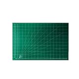 3. □ Matada de coser autocuración avanzada □: La estera de corte aficionada está hecha de 5 capas de material de PVC, el PVC de la dureza blanca en el medio ayuda a prevenir el corte a través, y el tratamiento especial de la superficie puede resellir el corte de la superficie, proporcionando un continuo.Superficie lisa para todos los artículos de corte.