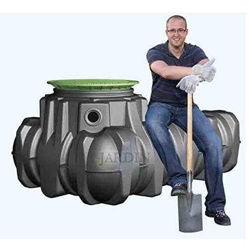 Serbatoio in polietilene da 1500 litri. Progettato specificamente per il recupero dell'acqua piovana. Lunghezza 210 cm, Larghezza 125 cm, Altezza 102 cm.