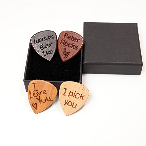 Médiator pour guitare en bois personnalisé + coffret cadeau | Concevez un présent unique | Gravure laser (Bois de santal… - Les Beatles, Paul McCartney, John Lennon, RIngo Starr, George Harrison Médiator pour guitare en bois personnalisé + coffret cadeau | Concevez un présent unique | Gravure laser (Bois de santal… – Image 6