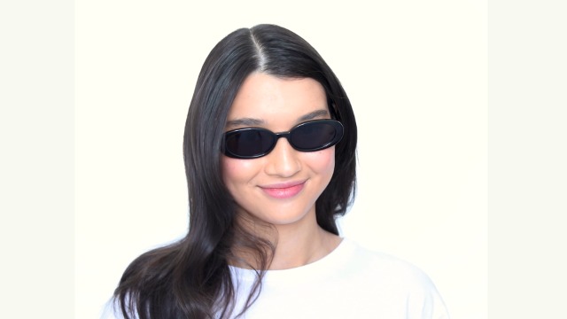ジジ愛用LeSpecs大人気TheLastLolitaBlackSmokeクール Outta Love Black Uni-Sex Oval Sunglasses | Le Specs