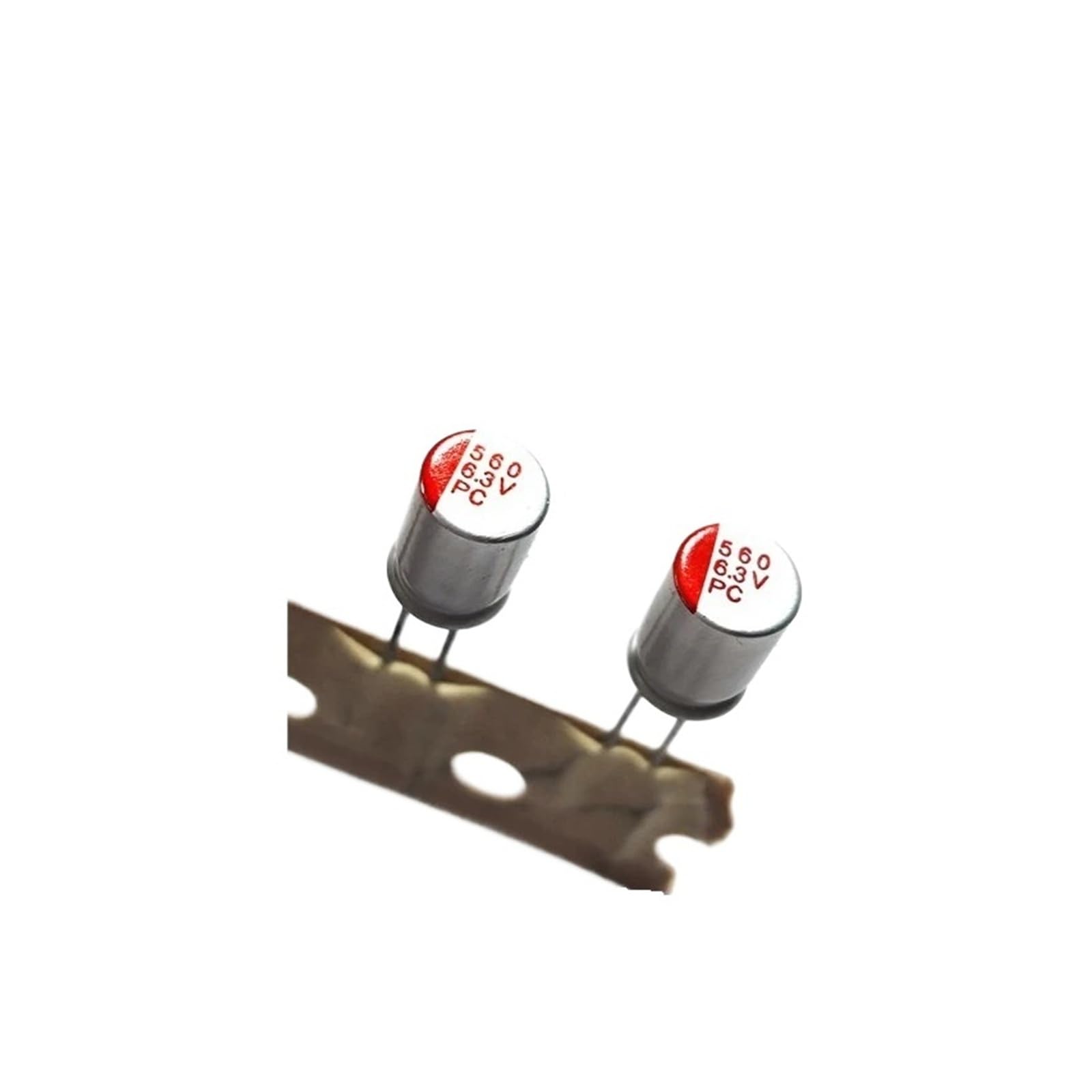 Condensateurs solides de type radial 560uF 6,3V en aluminium polymère