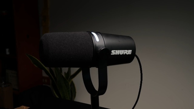 Watch Shure MV7 Audio Test & Features on Amazon Live
