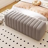 À Placer au Bout du Lit – Fonctionne comme banquette bout de lit ou pouf dans la chambre, offrant une assise supplémentaire élégante.