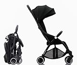 Silla de paseo compacta y ligera, perfecta para los desplazamientos: El pequeño cochecito plegado tiene un tamaño plegado de 57x48x26cm y es con sus 7,5kg ligero. El cochecito plegable cabe fácilmente en el maletero y es fácil de llevar en el transporte público.