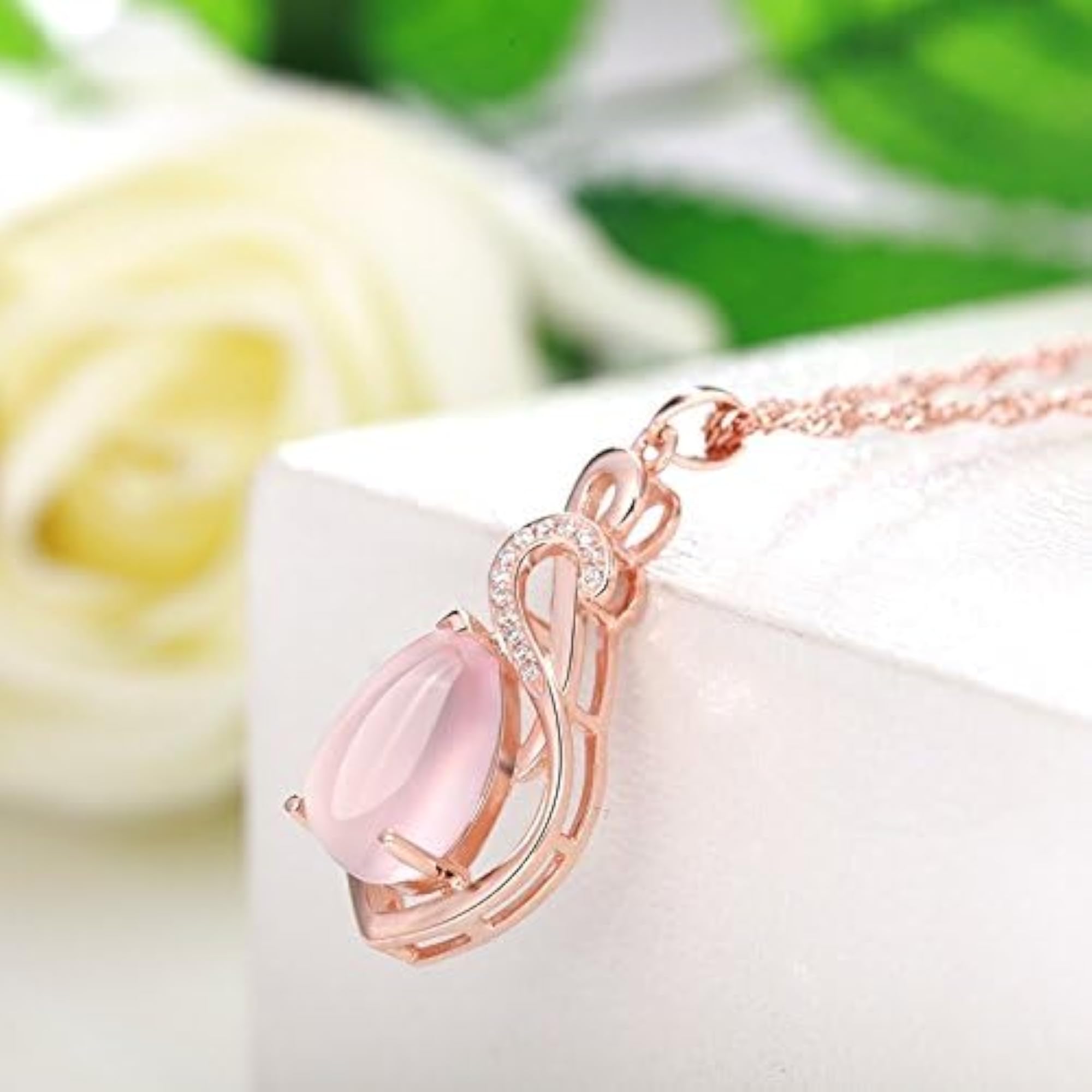 Women's Rose Gold Crystal Stylish Pendant Necklace