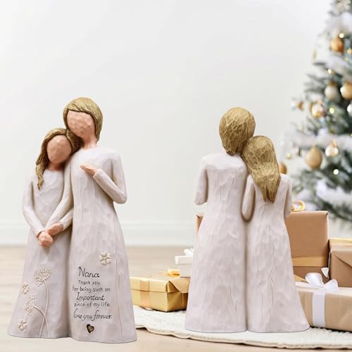 Figura decorativa abrazo abuela y nieta en resina pintada miniatura 6