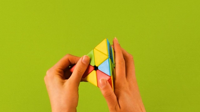Cubo Triangular Pyraminx – Rompecabezas 3D Sin Pegatinas Para Niños Y Adultos