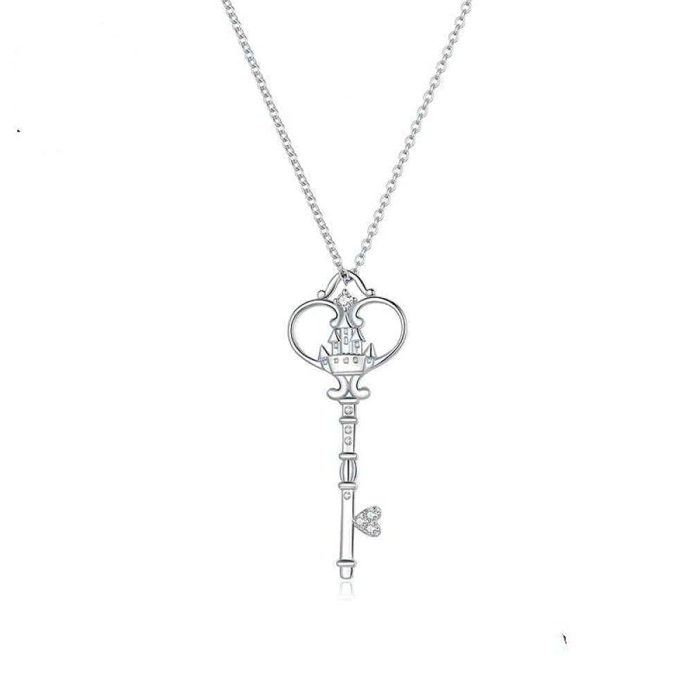 Accessoire collier en argent sterling clé de château à offrir pour un style unique