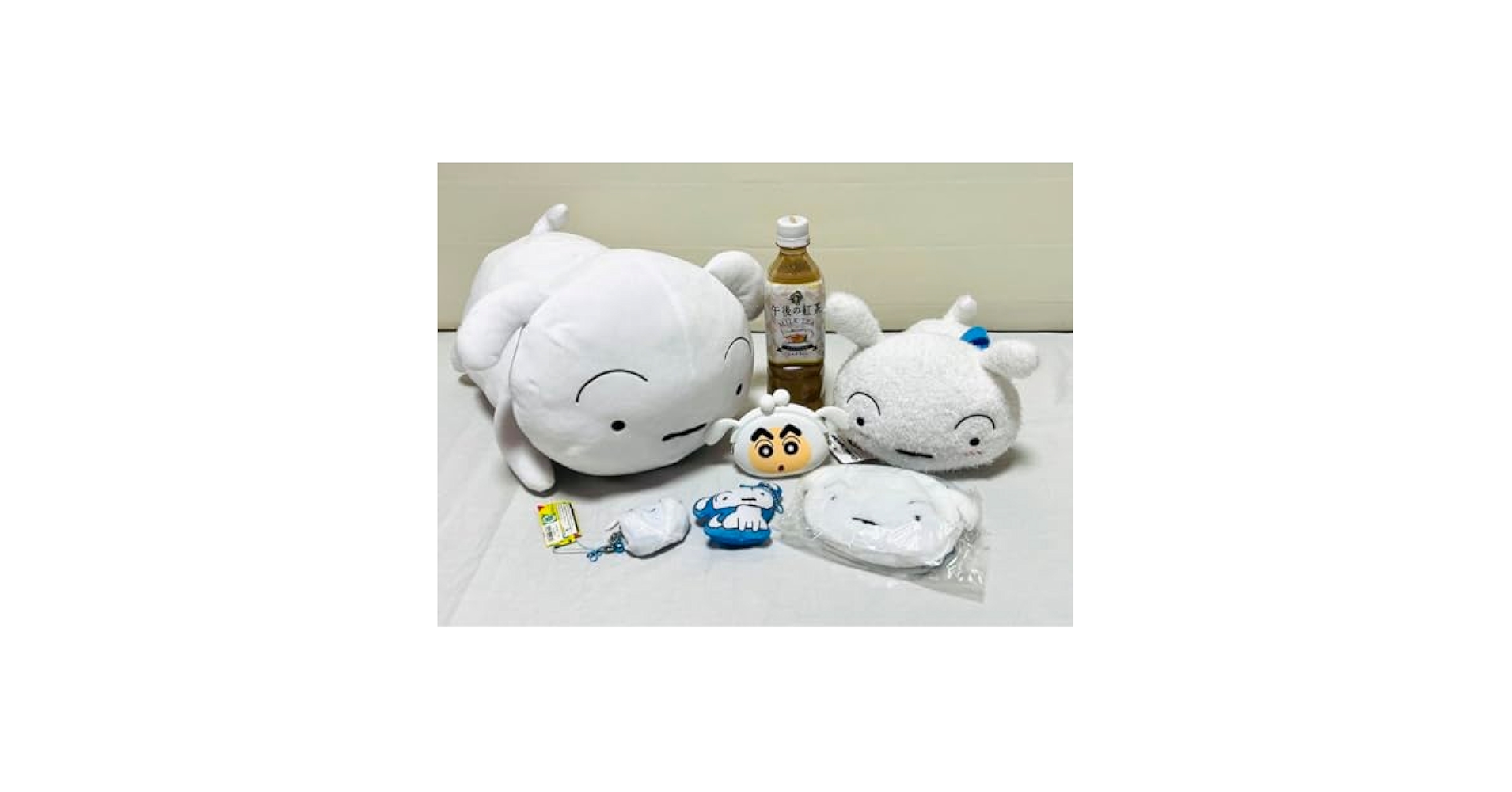 Amazon.co.jp: クレヨン しんちゃん シロ ぬいぐるみ ポシェット