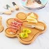 Tabla de cortar y charcutería con forma de pata de perro, 11 x 10 pulgadas | Tabla de bambú con canal para jugos para preparar y entretener. Ojo de cerradura para colgar en la pared. 4