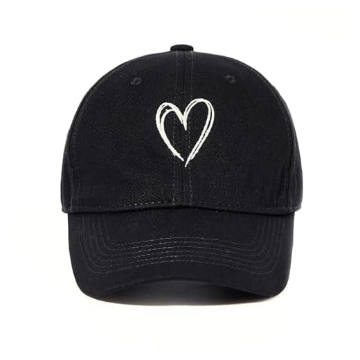 17+ Fall Outfit Ideas for Women That Always Look Stylish Black Baseball Cap