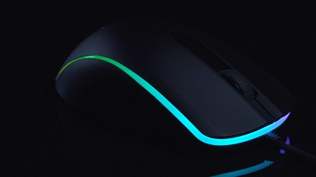 Amazon.com: HyperX Pulsefire Surge Gaming Mouse - Wired USB