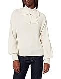 Maxi jersey de cuello de tortuga, en cashmere, calibre 7, con mangas largas que se abren en los puños. El arco está personalizado con un corazón metálico a juego con un corazón de Moschino.