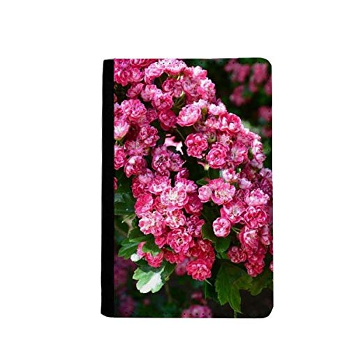 Étui passeport fleurs roses : pochette de voyage compacte et organiseur de documents chic