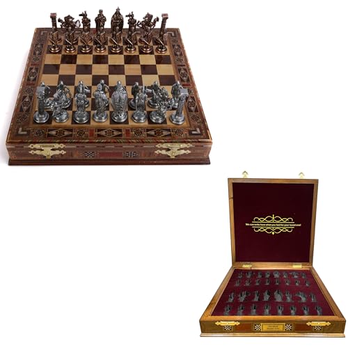 Juego de ajedrez medieval con tablero y piezas de metal miniatura 2