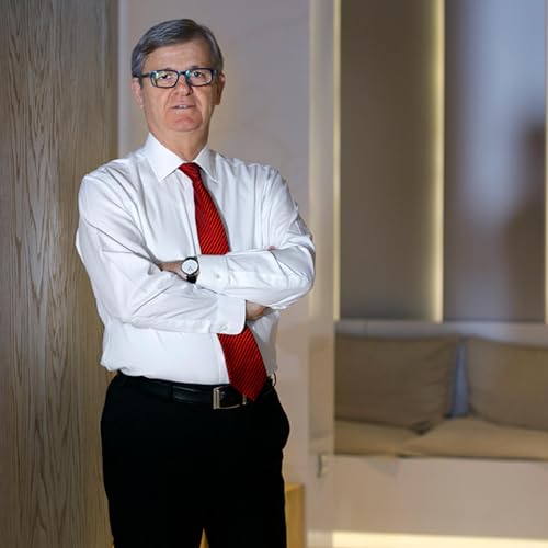 Conosciamoci. Sono il Professor Nikos Prapas, ginecologo specializzato in PMA